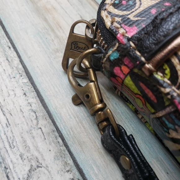 Sakroots Crossbody Wallet. - Picture 4 of 16